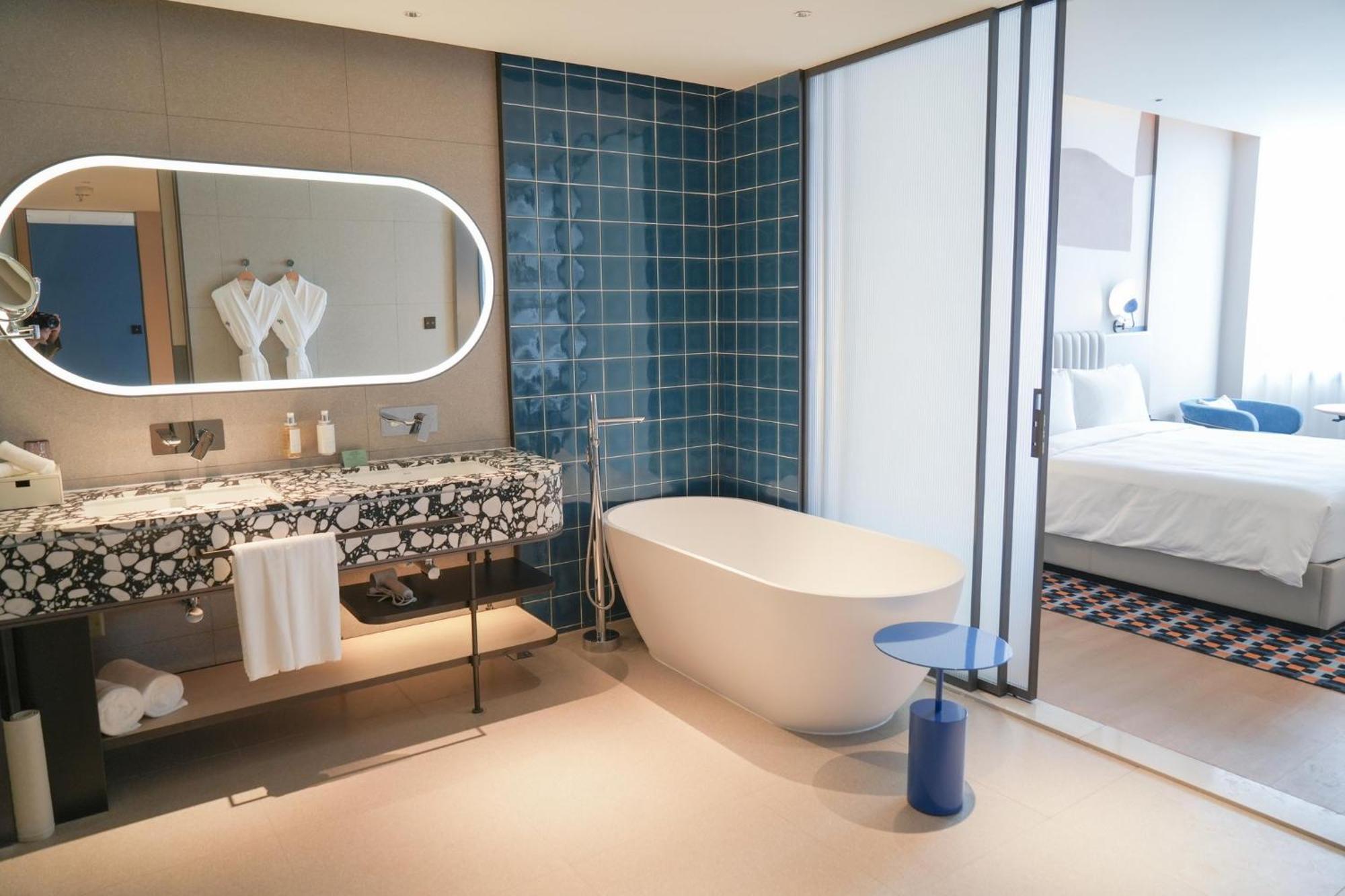 Hotel Pudong Airport, An Ihg 5*